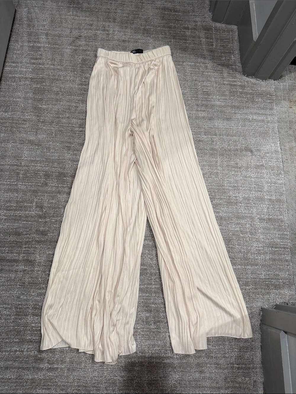 Zara new Wide-Leg Pleated Cream pleated pants xs